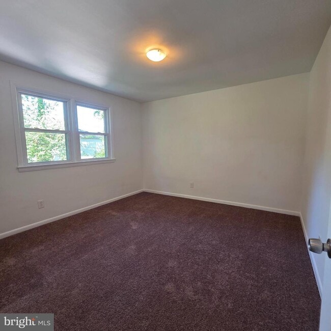 Building Photo - 108 Charles Pl