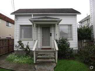 Building Photo - 1554 H St