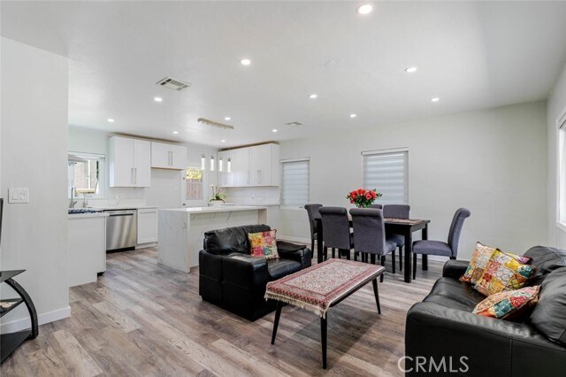 Foto del edificio - 10777 Mountair Ave