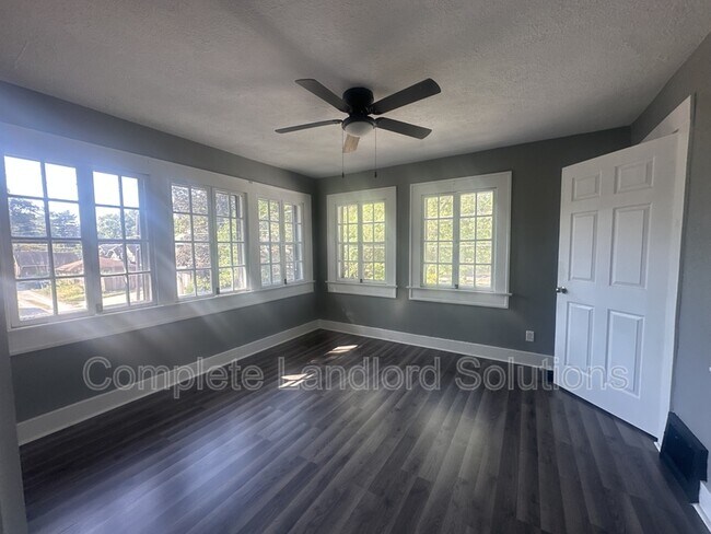 Foto del edificio - 2266-2262 Warren St