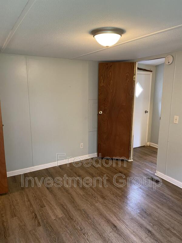 Building Photo - 1412 Colony Park Dr