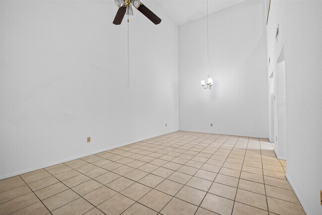Building Photo - 9435 Pagewood Ln