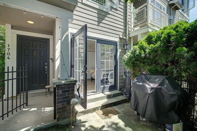 Foto del edificio - 2bd/2.5ba Seattle Townhome