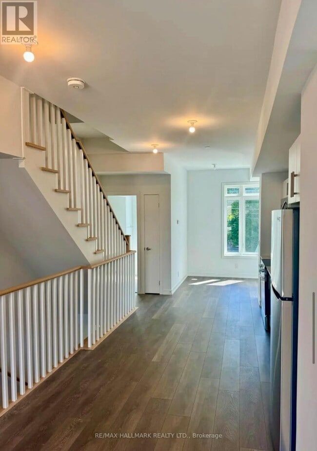 Photo du bâtiment - 68A Tisdale Ave