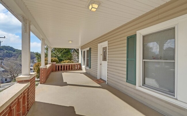 Photo - 113 Prospect St House