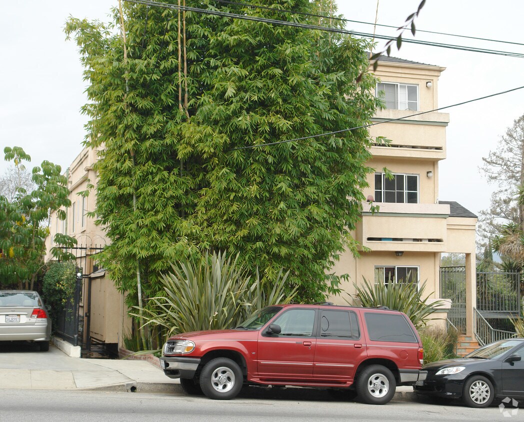 Building Photo - 2305 Glendale Blvd