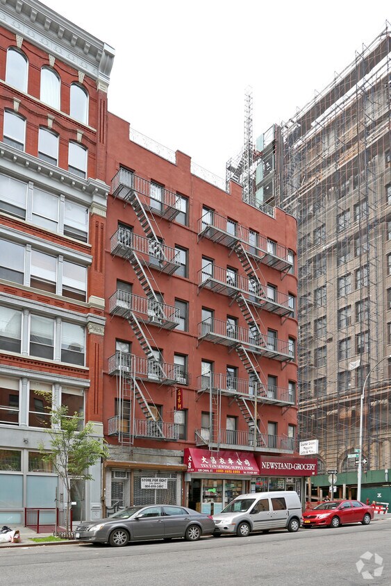 Building Photo - 4-6 Orchard St