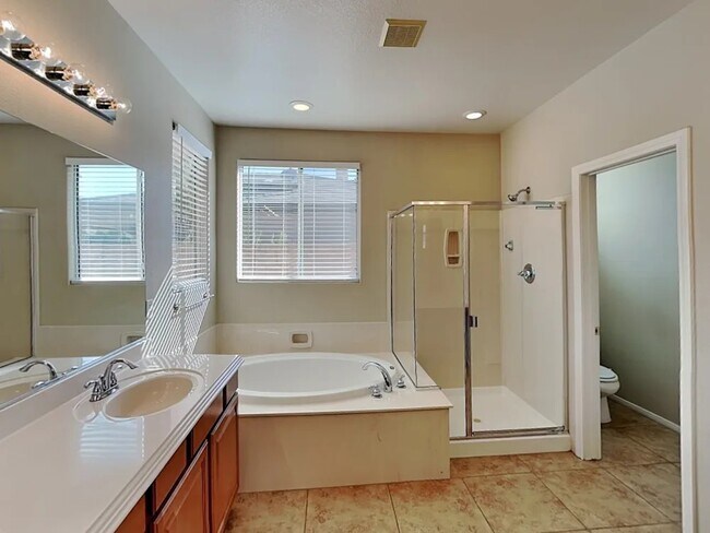 Foto del edificio - 4715 Junewood St