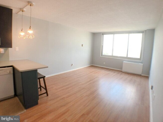 Building Photo - 11801 Rockville Pike