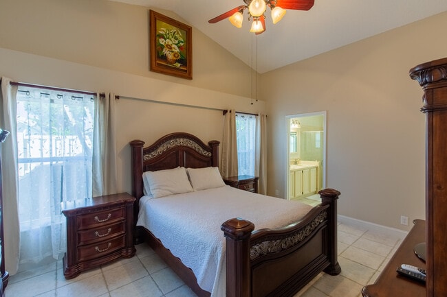 Building Photo - 2689 Fairway Cove Ct