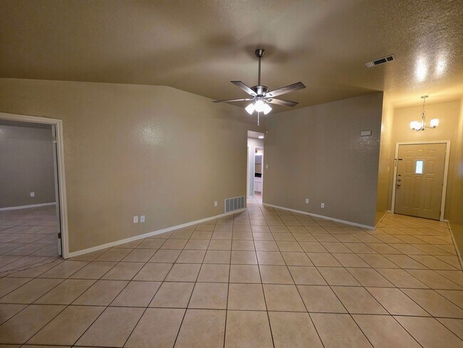 Foto del edificio - Beautifully Updated 4 Bedroom Home