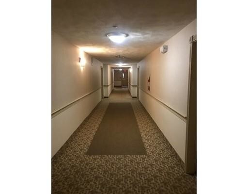 Building Photo - 1 Millbrook Ln
