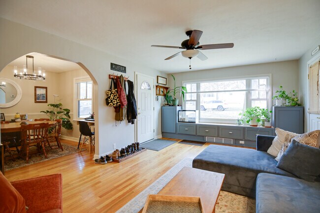 Foto del edificio - 4509 Shore Acres Rd