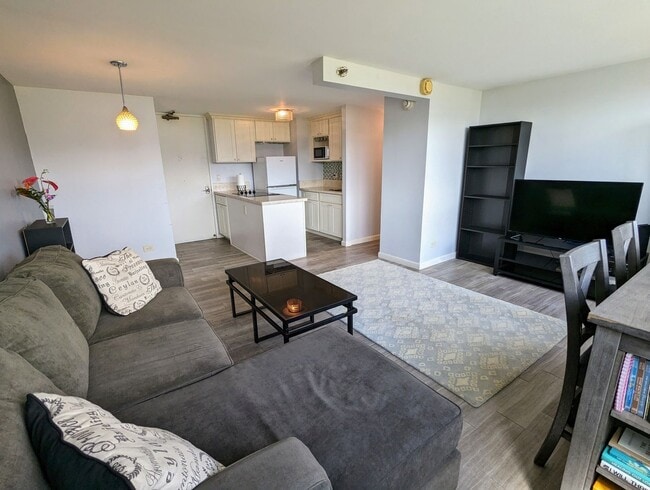 Building Photo - Island Colony 1-Bed 1-Bath, Sweeping Mountain Views, no parking