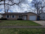 Foto principal - Updated 3 Bed, 2 Bath Home on a Quiet Stre...