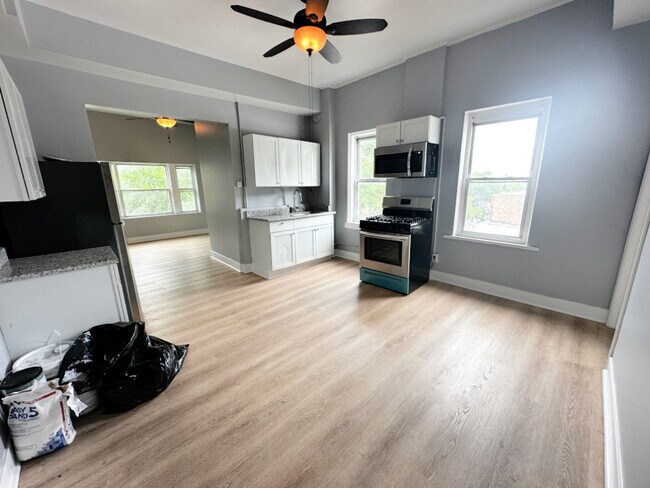 Foto del edificio - 2286 S Blue Island Ave