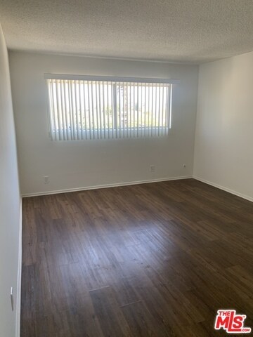 Foto del edificio - 1420 S Oakhurst Dr