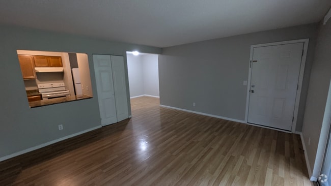 Building Photo - 2553 Brush Ct
