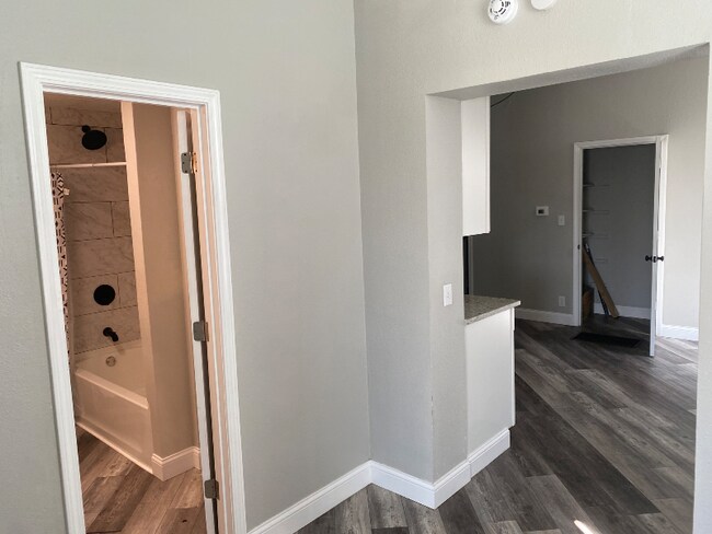 Foto del edificio - 3400 E 14th St