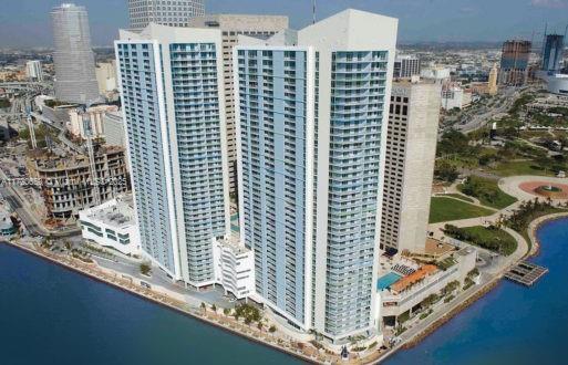 Foto del edificio - 325 S Biscayne Blvd