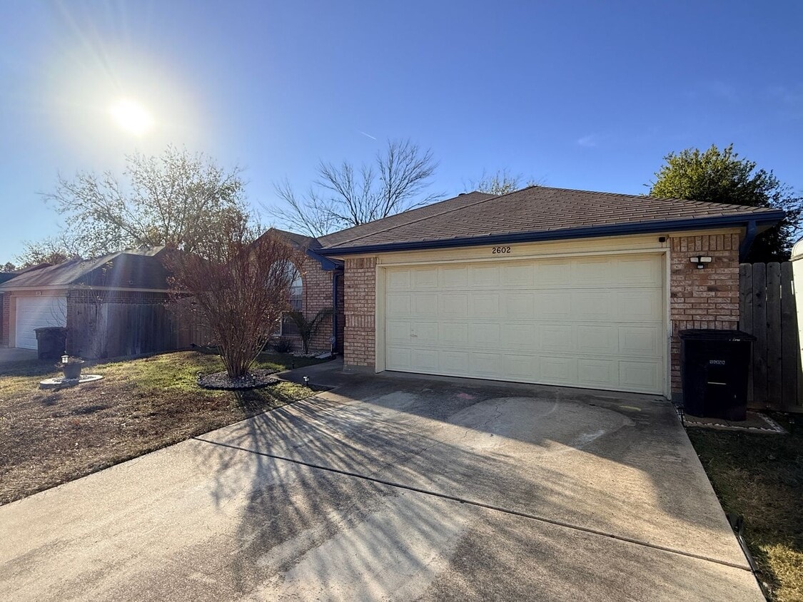 Building Photo - NEW IN MANAGEMENT - COMING SOON!