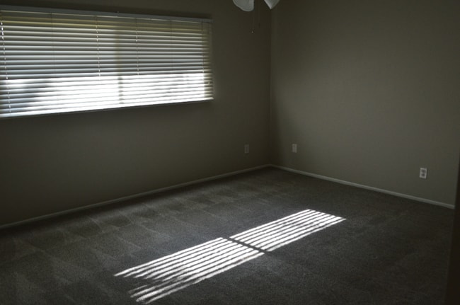 Building Photo - 8731 E Cheery Lynn Rd