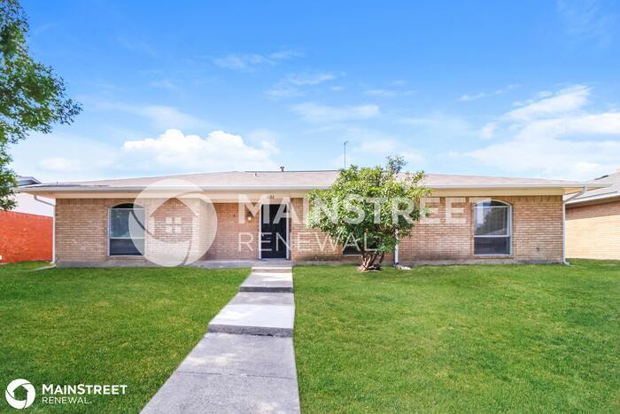 Primary Photo - 1822 El Paso St, Lewisville, TX 75077