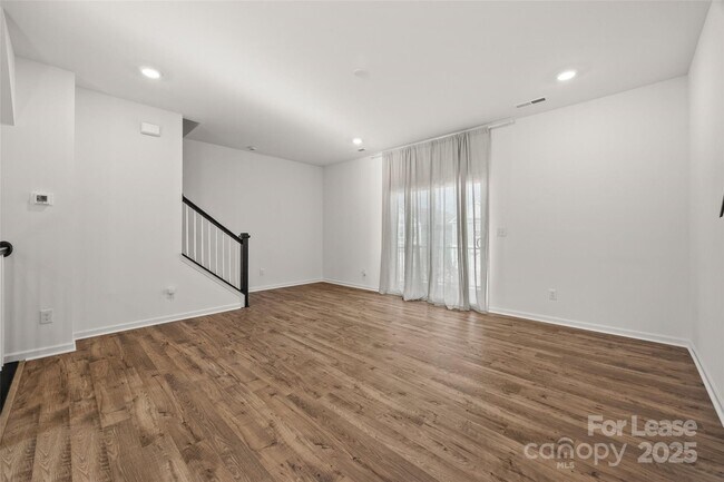 Foto del edificio - 15018 Scoter St