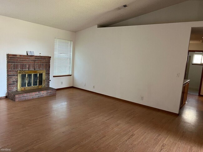 Building Photo - 3 br, 2 bath House - 2252 Teakwood Way