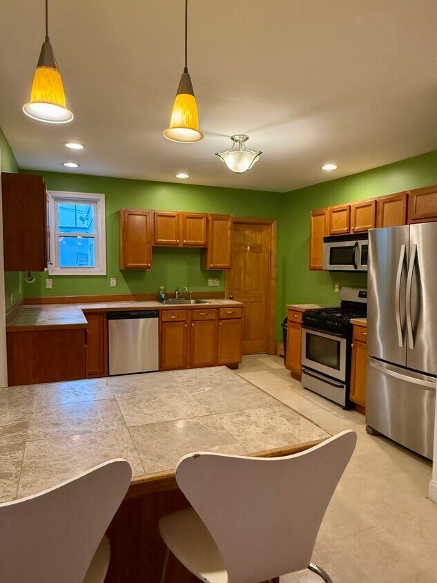 Primary Photo - 363 1st St