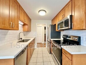 Building Photo - 325 5th Ave S