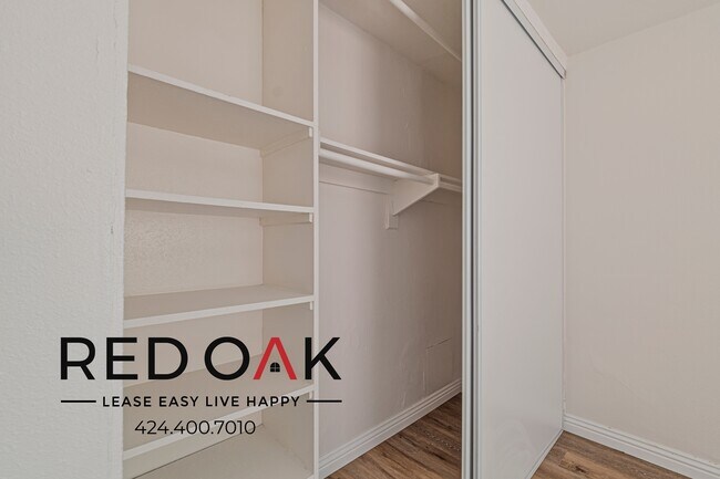 Foto del edificio - 15005 Sherman Way