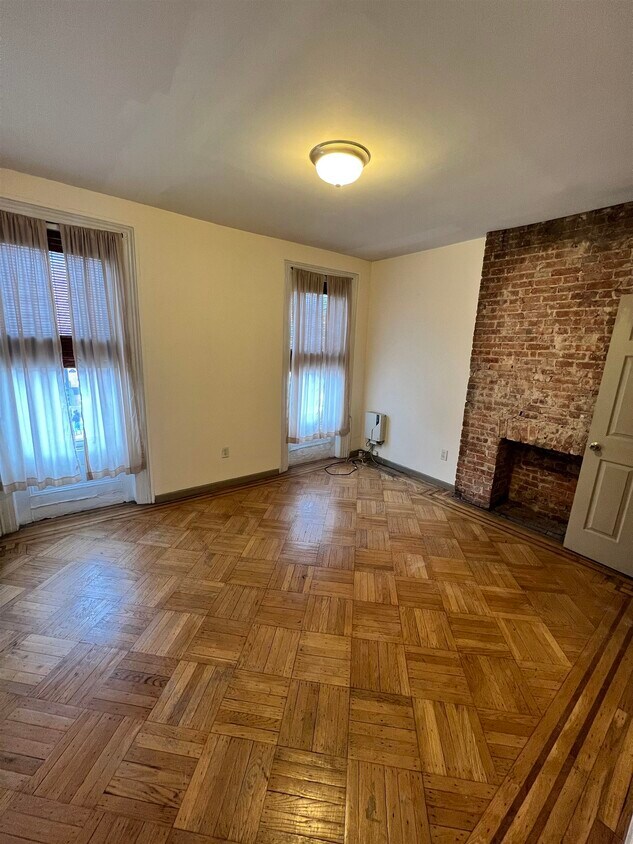 Building Photo - 551 Jersey Ave