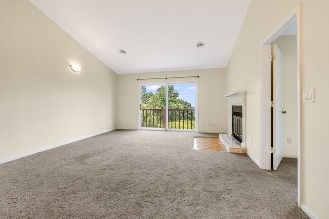 Foto del edificio - 2-Bedroom, 2-Bathroom Condo with Stunning Downtown Views