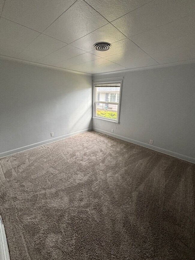 Foto del edificio - 3 Bedroom Home in Newberg