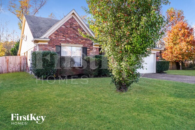 Foto del edificio - 1411 Carlton Ridge Dr