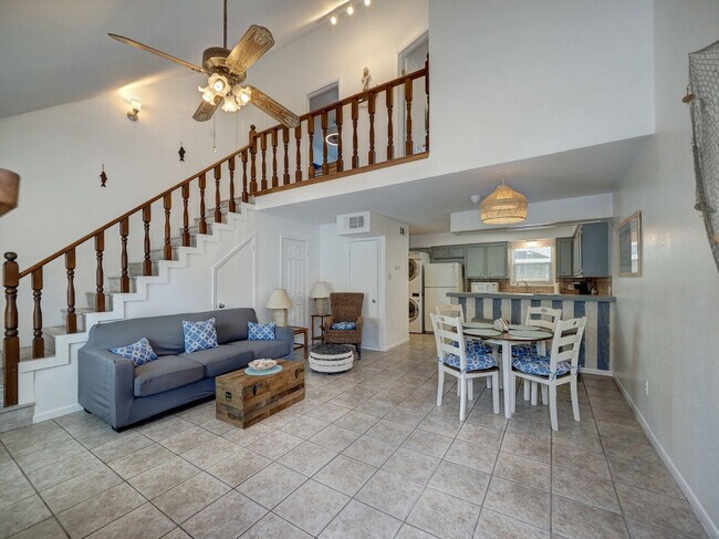 Building Photo - 15201 Leeward Dr