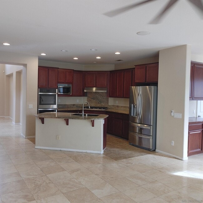 Building Photo - 382 Edgewater Dr