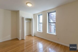 Building Photo - 283 Mott St