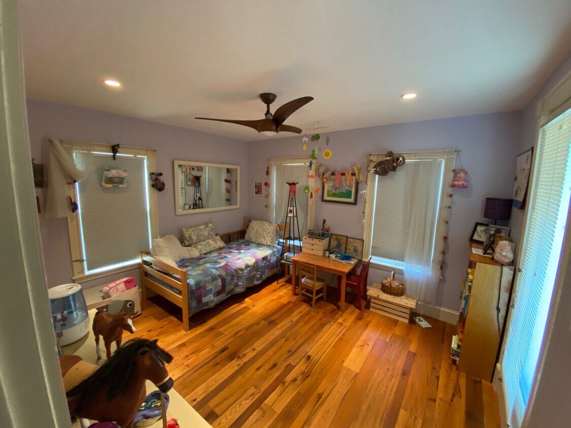 Primary Photo - 22 Milton St