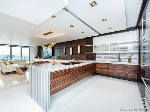 Foto del edificio - 5555 Collins Ave