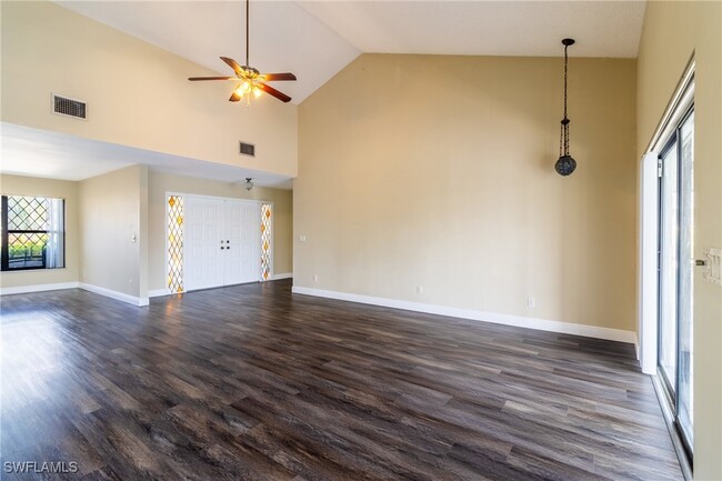 Foto del edificio - 2523 SE 24th Pl