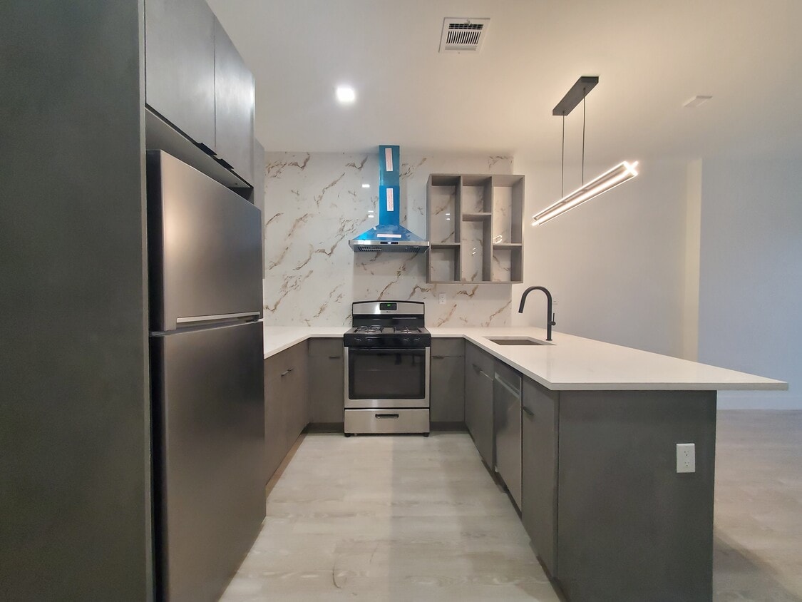 Foto principal - 670 Ocean Ave
