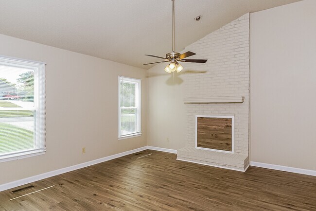 Foto del edificio - 115 Amethyst Dr