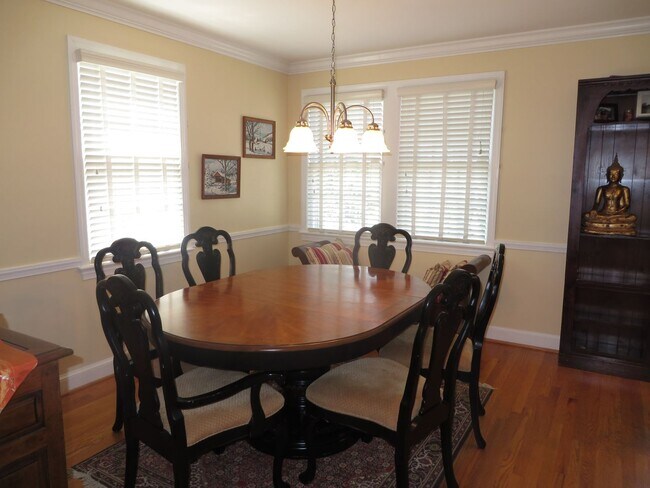 Foto del edificio - This home has so much to offer! MUST SEE!