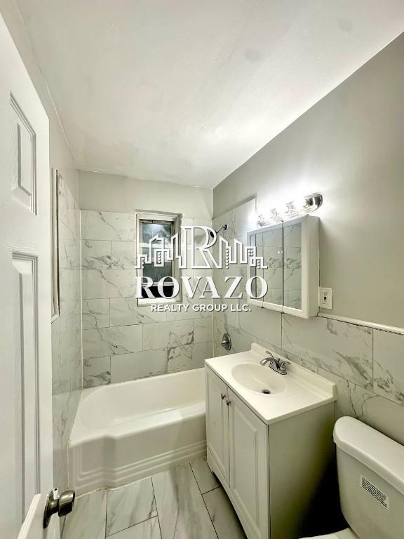 Foto del edificio - 129 Chancellor Ave