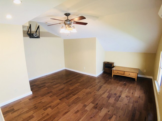 Foto del edificio - 58 E Court St