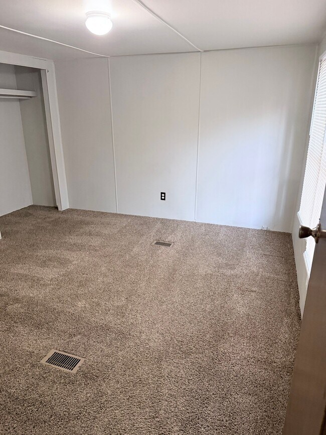 Foto del edificio - 61 Oakwood Cir