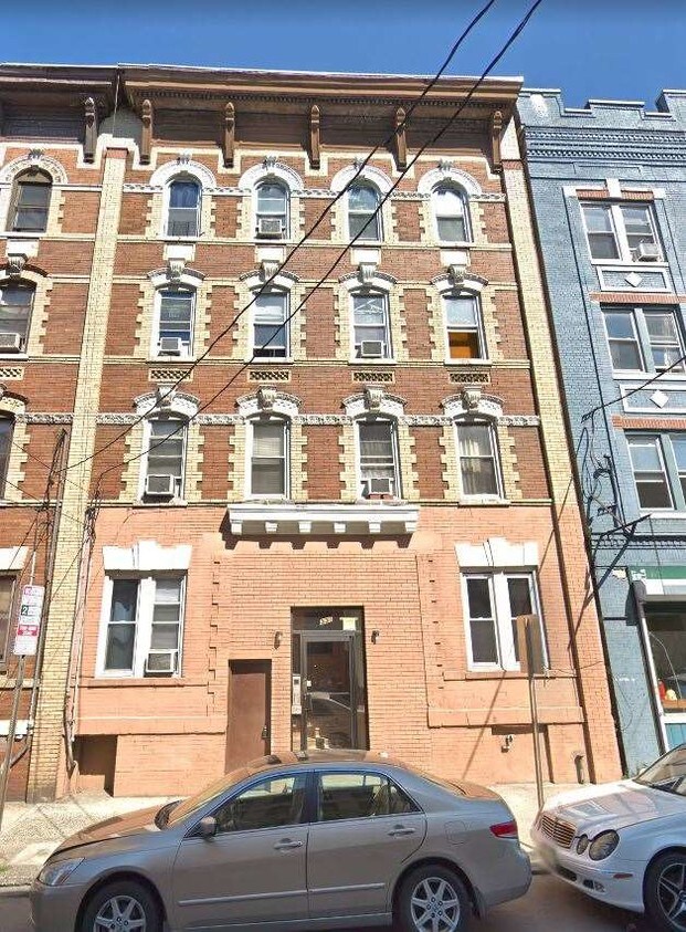 Foto principal - 331 Baldwin Ave