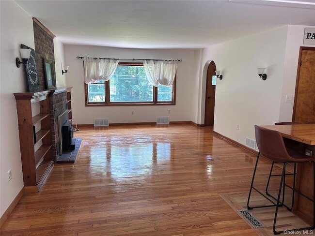 Building Photo - 4 Petticoat Ln